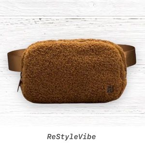 LULULEMON Everywhere Belt Bag Fleece CrossBody Style Tan Burnt Caramel NWT